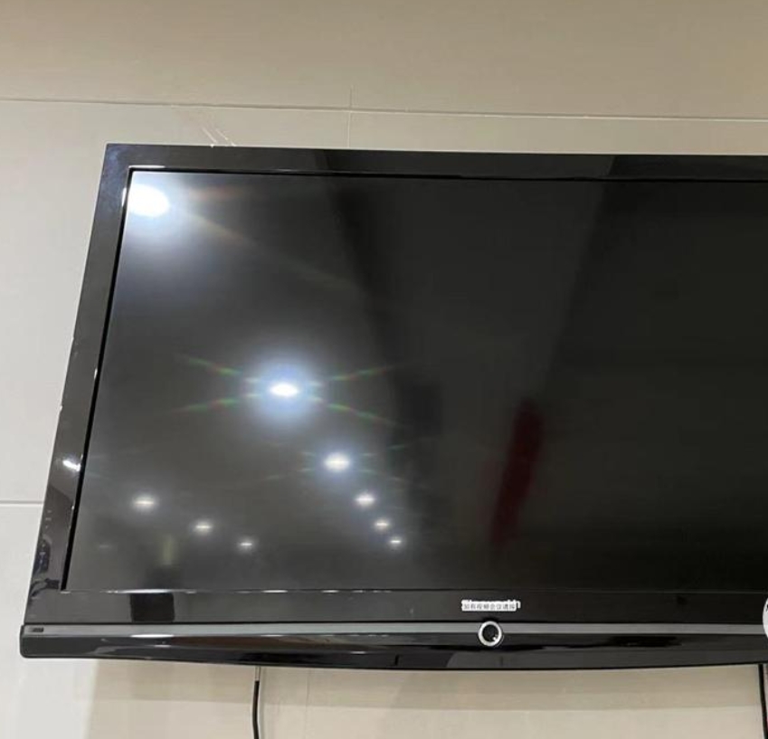处理一批办公家具，电视机，风管机空调